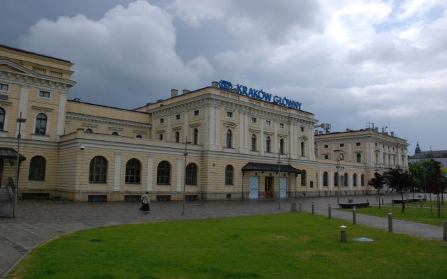 Budynek dawnego dworca PKP Kraków Główny
